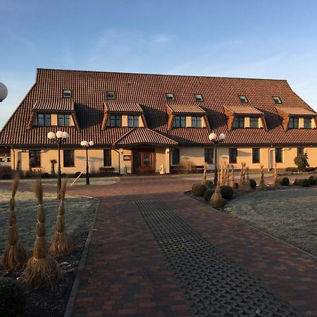 Hotel - Restauracja Platan Сендзішув-Малопольський Екстер'єр фото