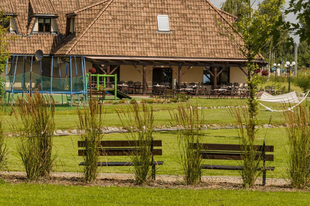 Hotel - Restauracja Platan Сендзішув-Малопольський Екстер'єр фото