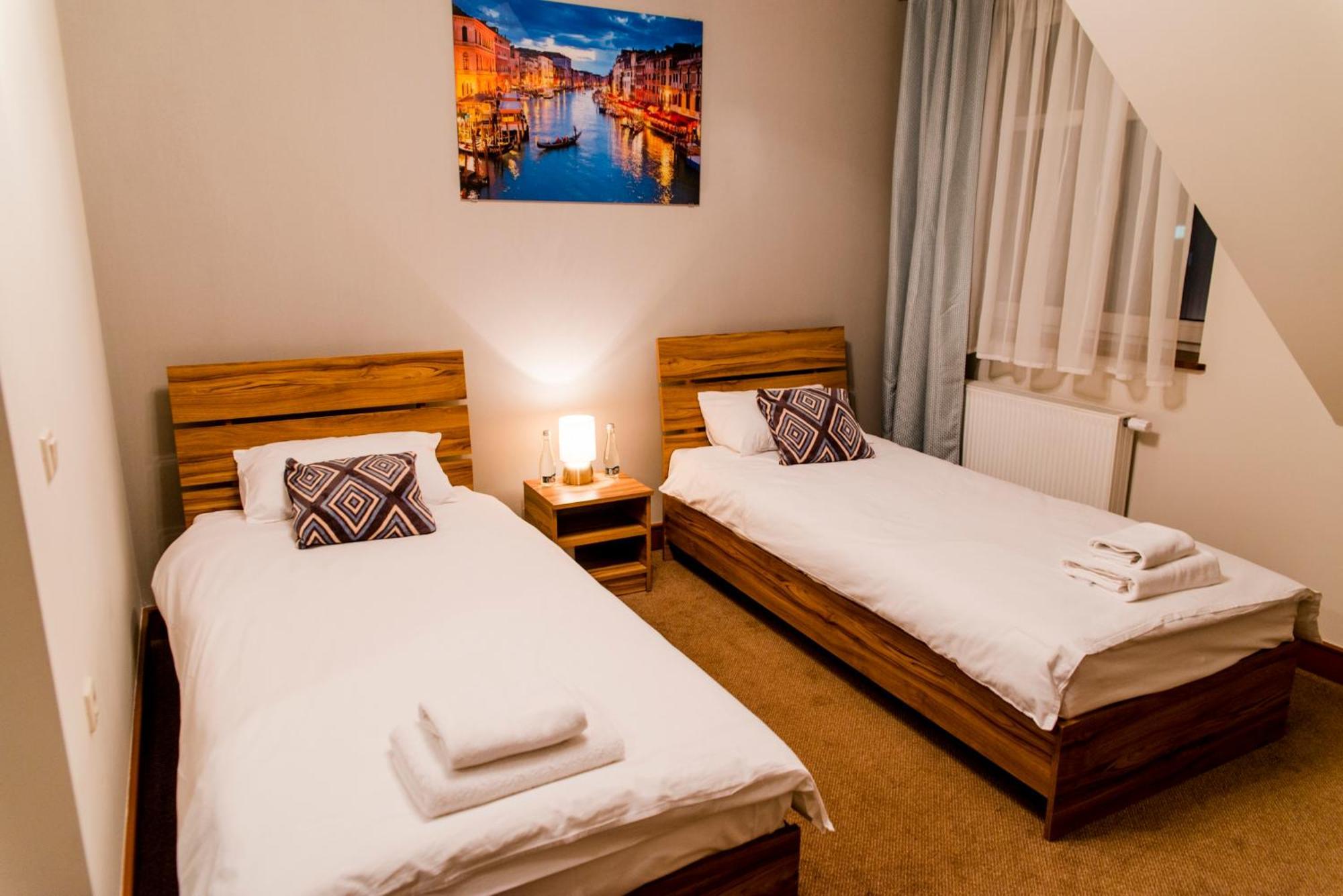 Hotel - Restauracja Platan Сендзішув-Малопольський Екстер'єр фото