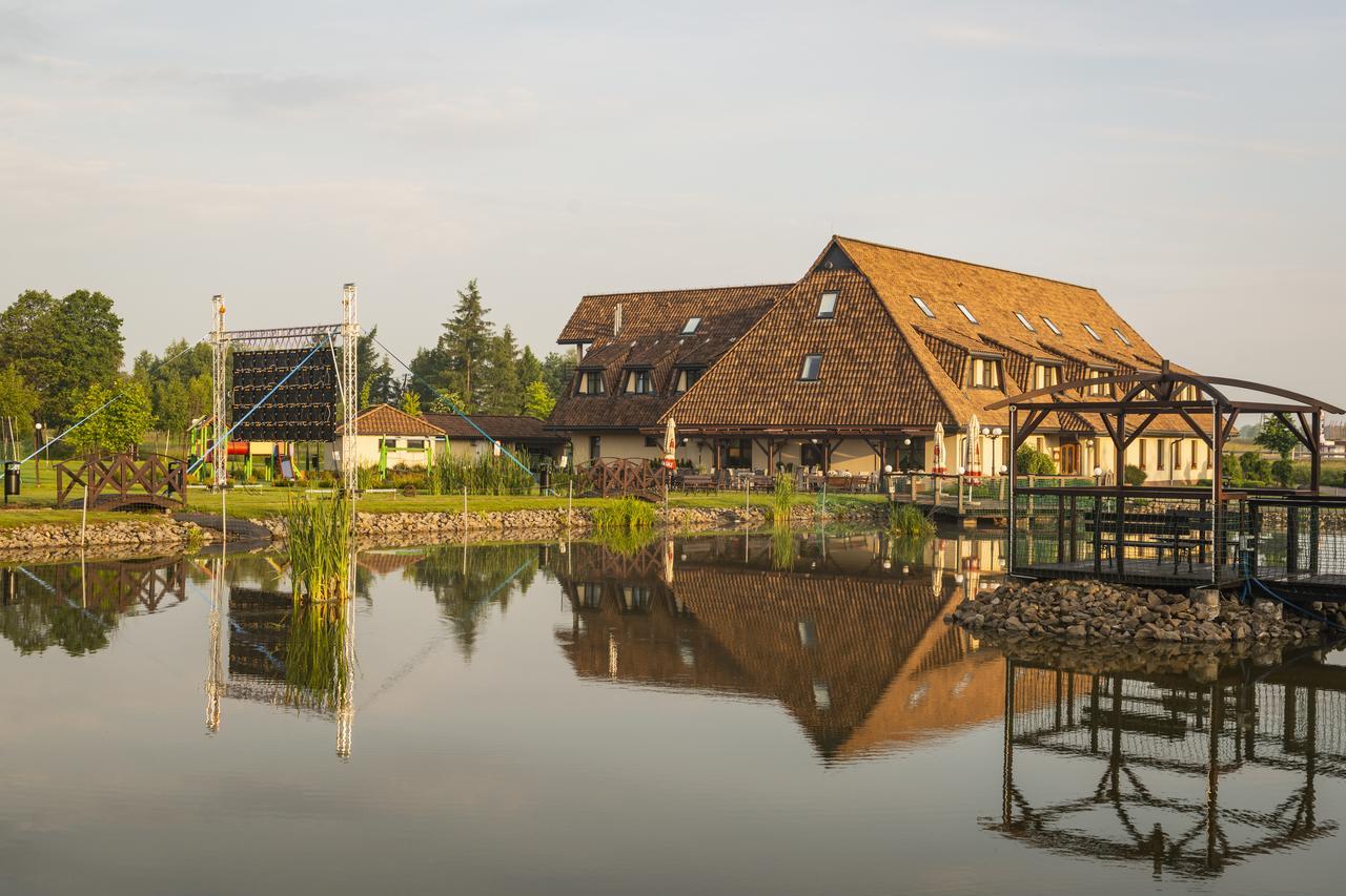 Hotel - Restauracja Platan Сендзішув-Малопольський Екстер'єр фото